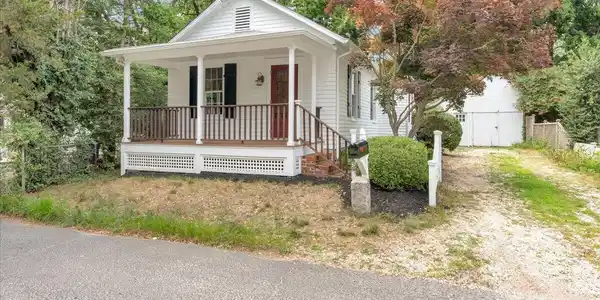 6 Haggers Lane