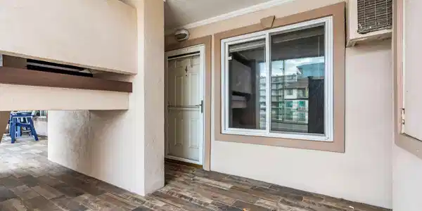 Image 2: 7-web-or-mls-DSC03426