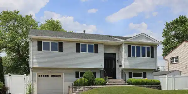 12 Magnolia Avenue