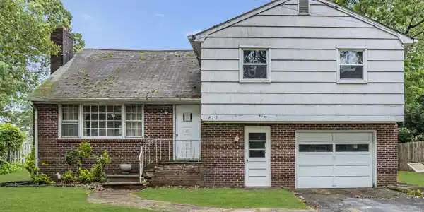 812 Donna Drive