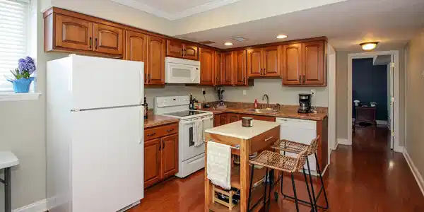 Image 2: Kitchen