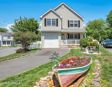 4 Wood Avenue