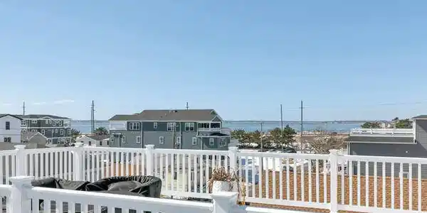 Image 2: 306 Franklin Ave Seaside-small-045-056-M