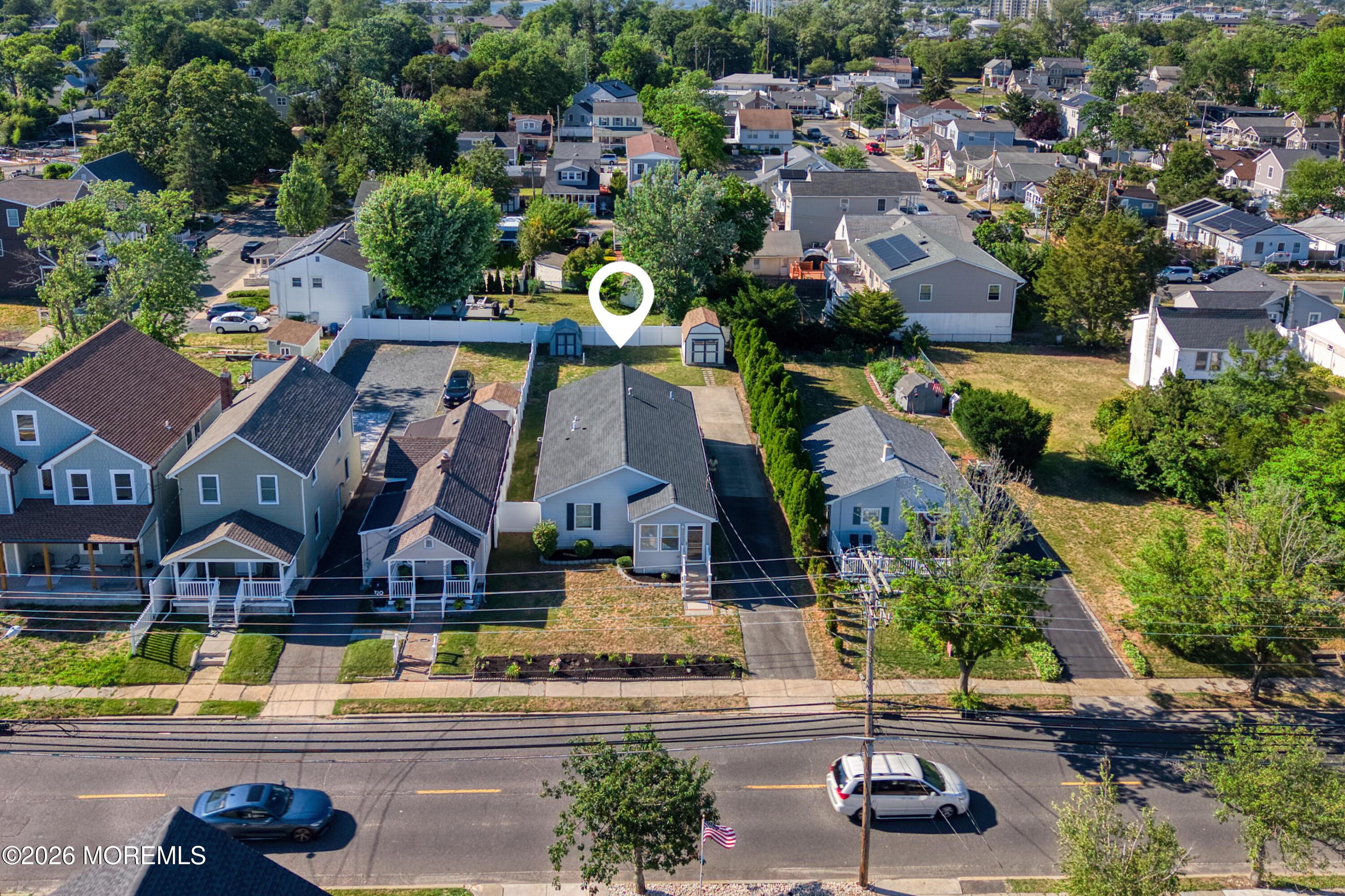 Image 3: 718 18th Ave