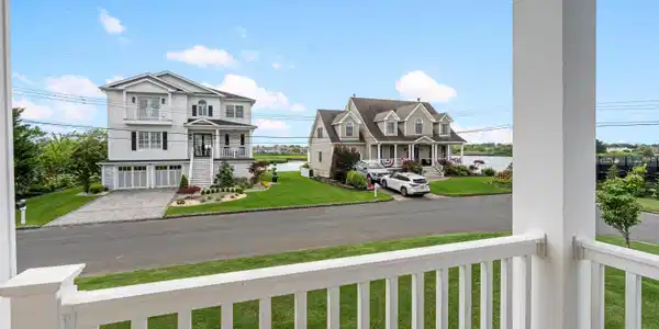 Image 3: Waterviews