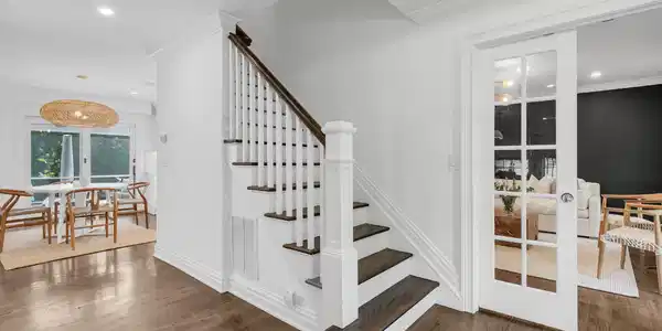 Image 3: Foyer