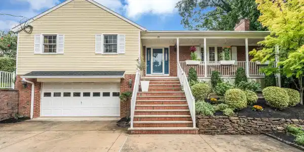 118 E Highland Avenue