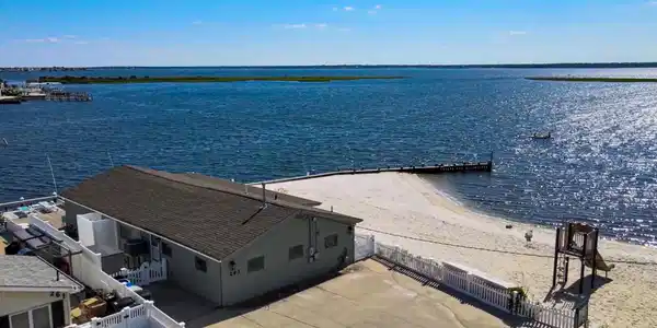 263 Bay Beach Way