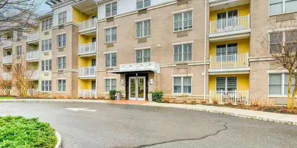55 Melrose Terrace Unit 406