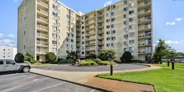 1000 River Road Unit 1E