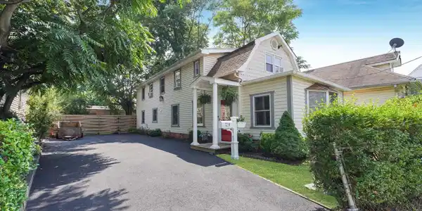 246 Seeley Avenue