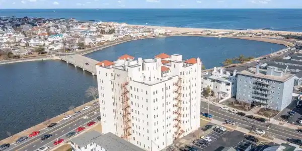 400 Deal Lake Drive Unit 3E