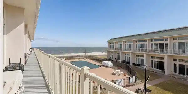 448 Ocean Avenue N Unit 8B