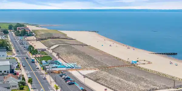 Image 3: drone10