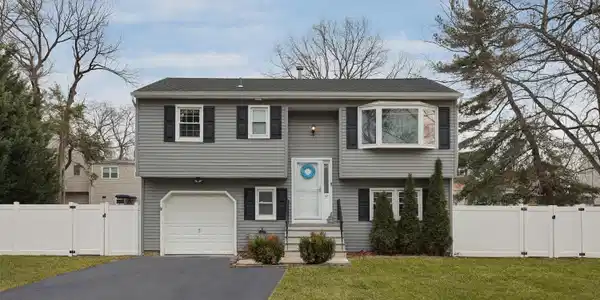 12 Salisbury Avenue