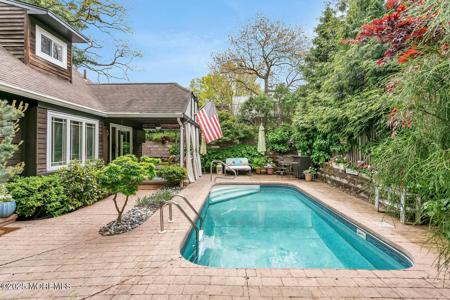 85 Valley Avenue