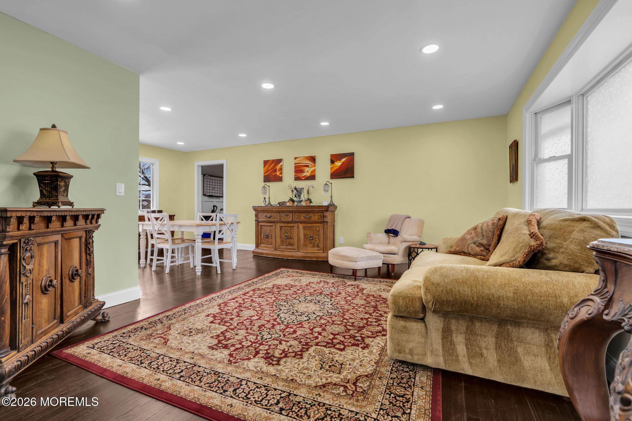 Image 2: Living room