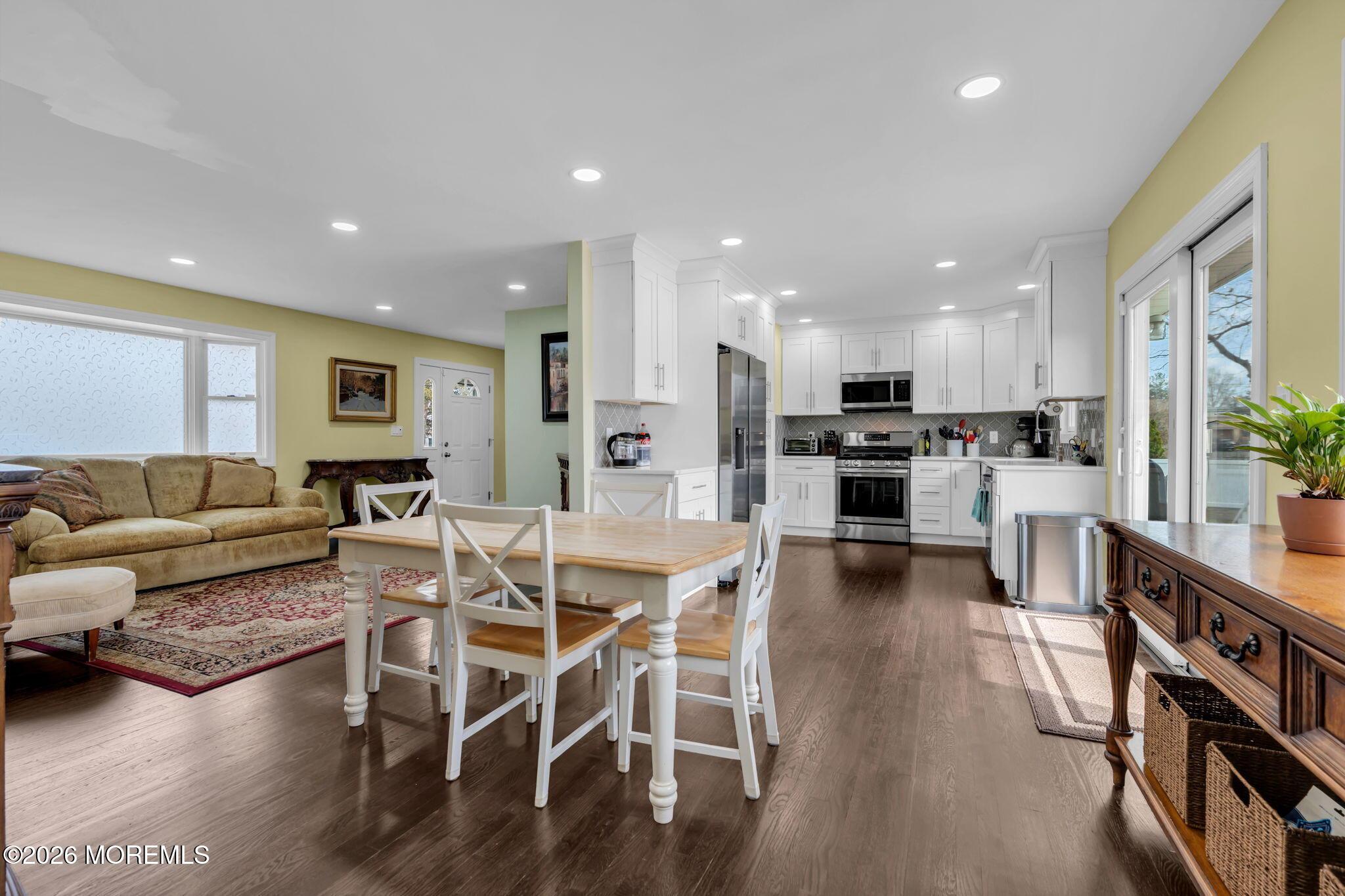 Image 3: dining area