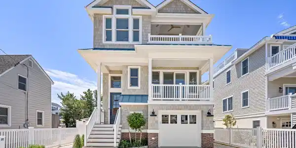 10 E 20th Street
