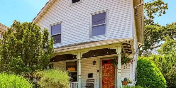 17 4th Avenue