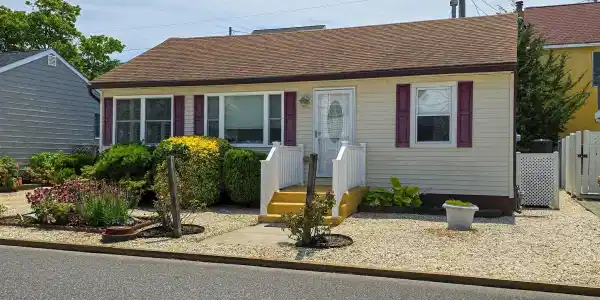 137 S Bayside Road