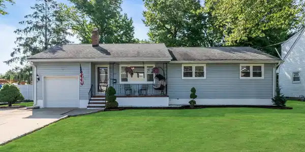 124 Floyd Avenue
