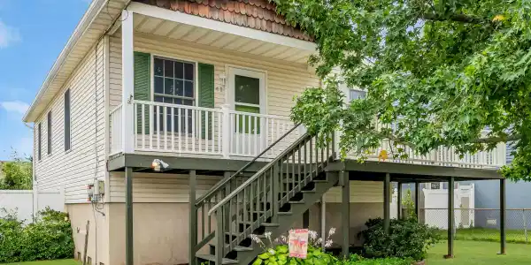 41 Brainard Avenue