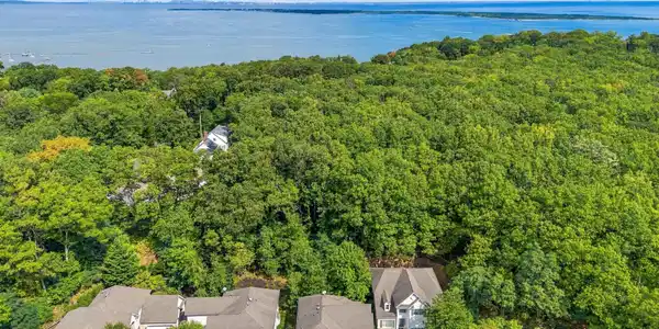 Image 2: 25 Brittany Court, Atlantic Highlands, N