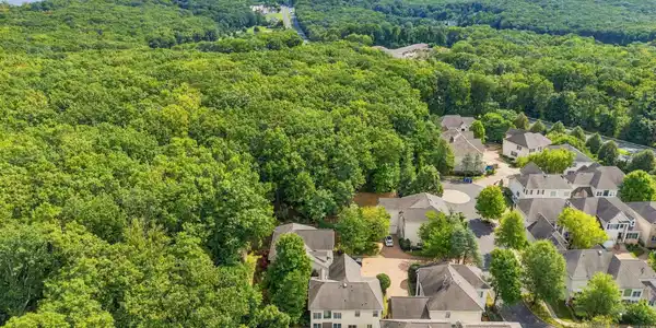 Image 3: 25 Brittany Court, Atlantic Highlands, N