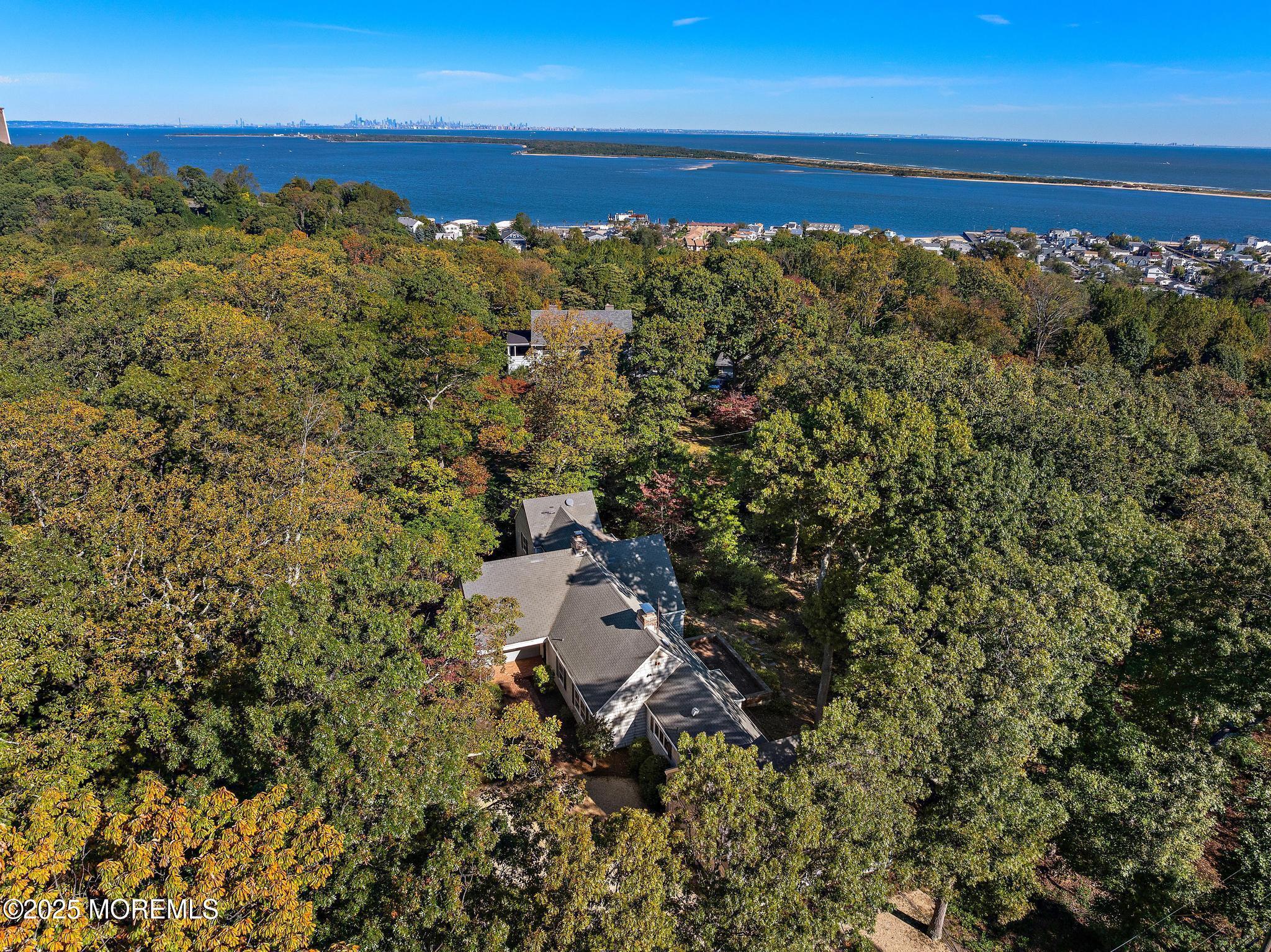 Image 4: 7 Valley Dr