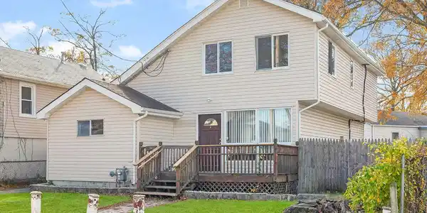 32 Lakewood Avenue