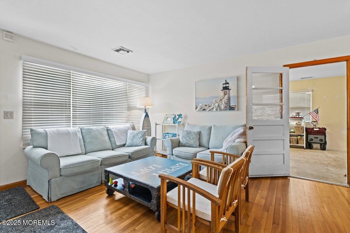 Image 3: IMG_3799 (1)