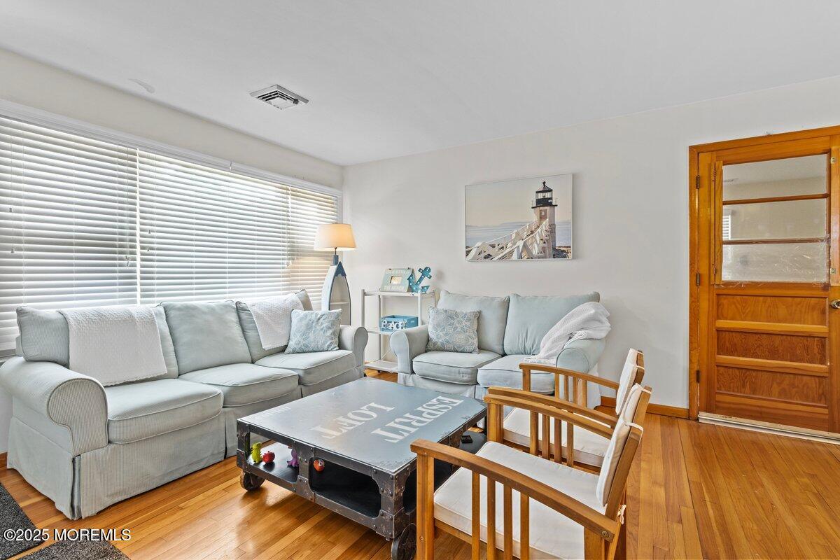 Image 4: IMG_3808 (1)