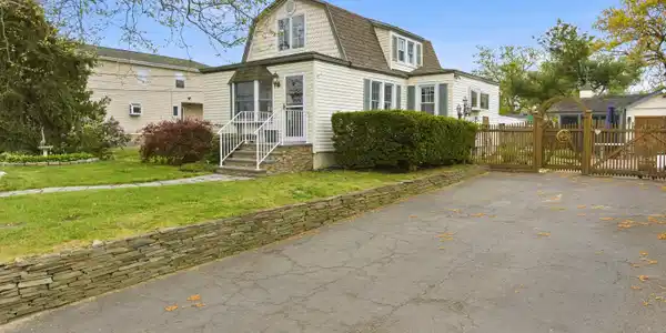 114 Ocean Boulevard