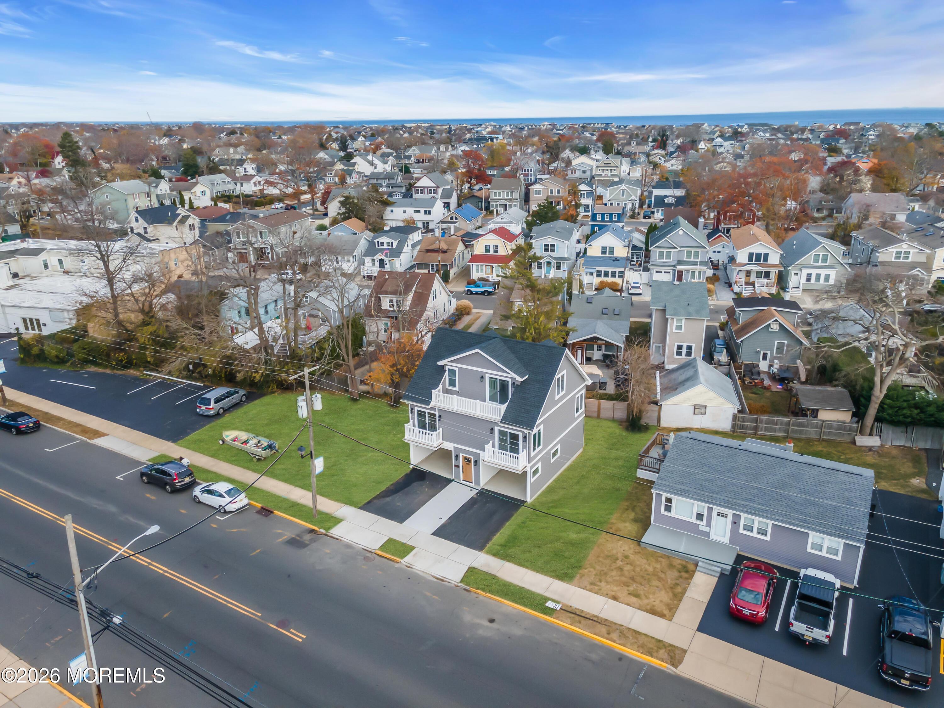 Image 2: Top view w homes