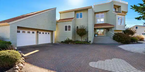 184 Nautilus Drive