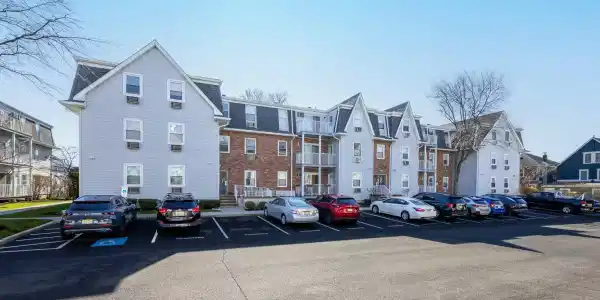 75 Whitefield Avenue Unit 413