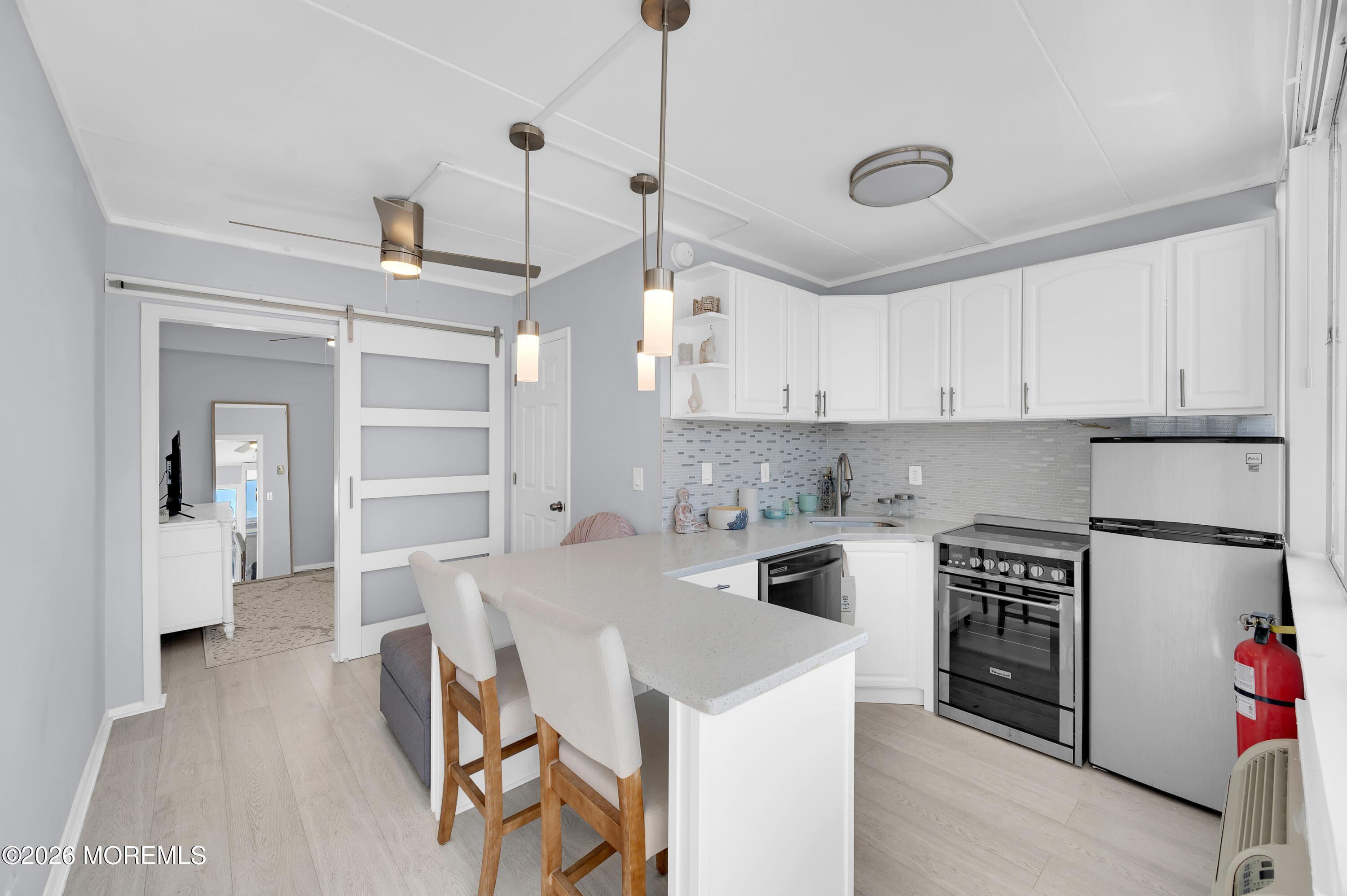 Image 2: Kitchen 1b