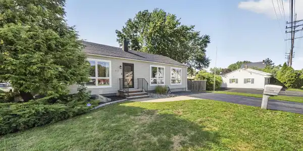 Image 4: 4-web-or-mls-DSC03818