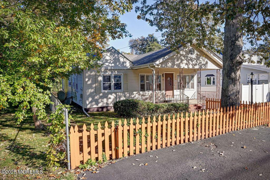 Image 2: 108_w_concourse_001