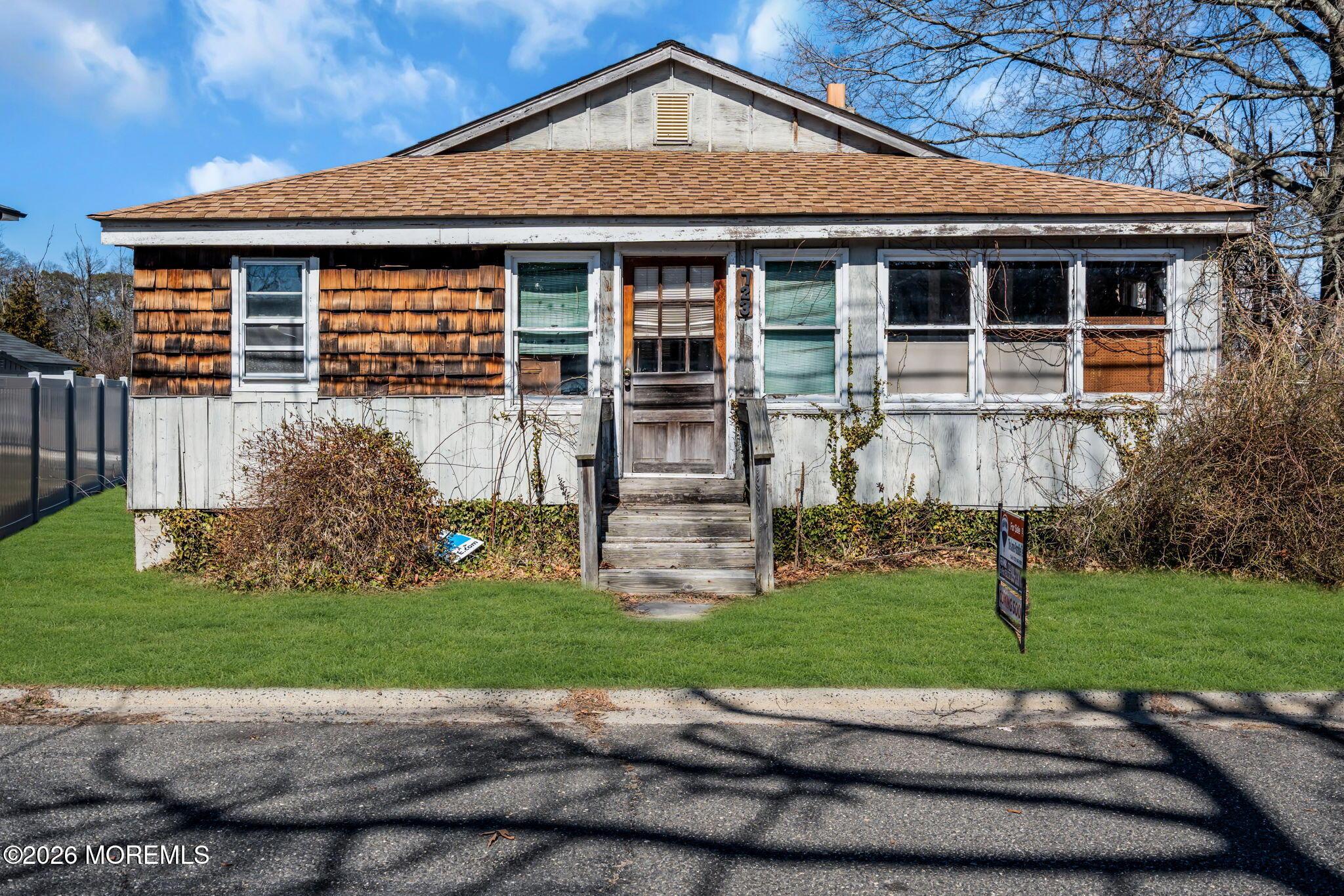 Image 2: 1-web-or-mls-DSC02750-1