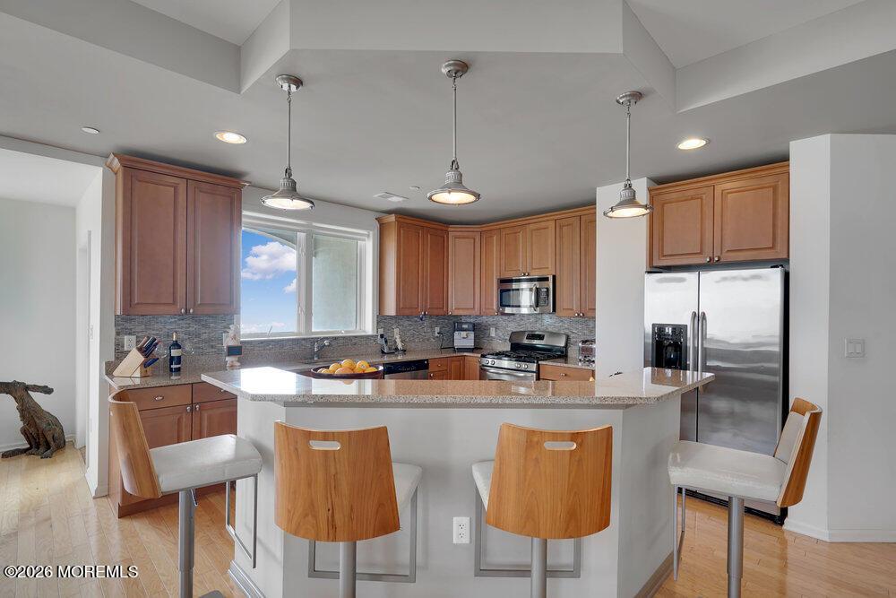 Image 4: Kitchen