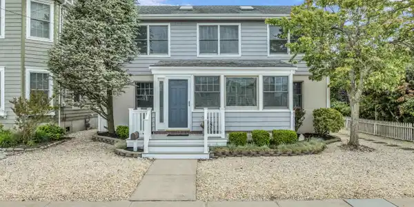 39 8th Avenue