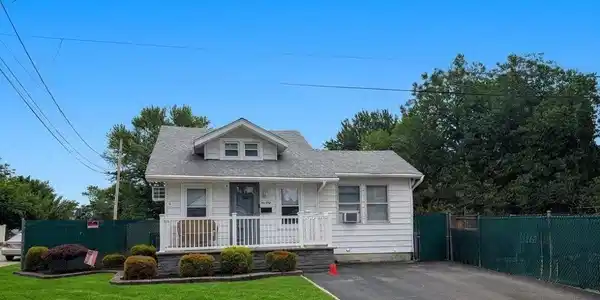 1050 Woodmere Drive