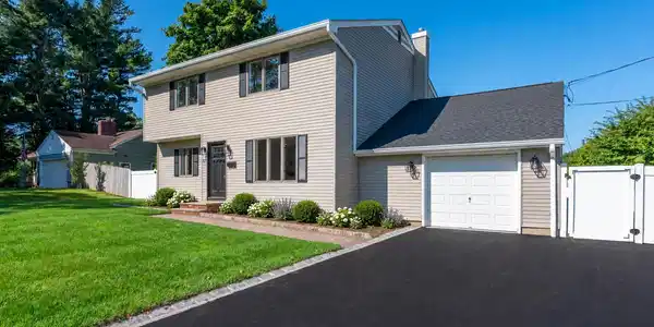 Image 2: 31 Hosford Ave