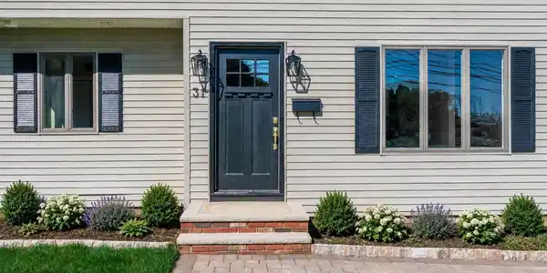 Image 3: 31 Hosford Ave