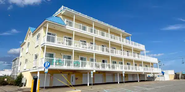 Image 4: 1501 Ocean Terrace1