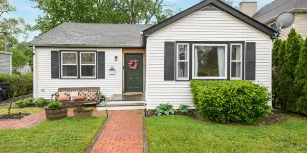 93 W Westside Avenue