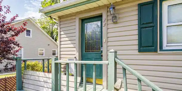 Image 4: 4-Front Porch