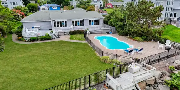 Image 4: backyard1